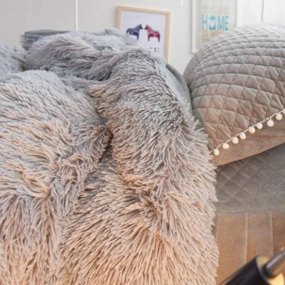 🎀Gray Velvet Faux Fur Duvet Cover Zipper New🎀